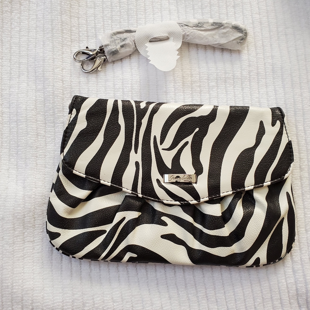 Grace Adele clutch